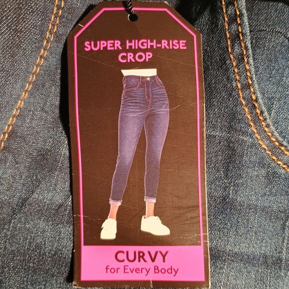 Women’s Dark Wash Cuffed Capri Jeans –High Rise Stretch Denim - Picture 3 of 6